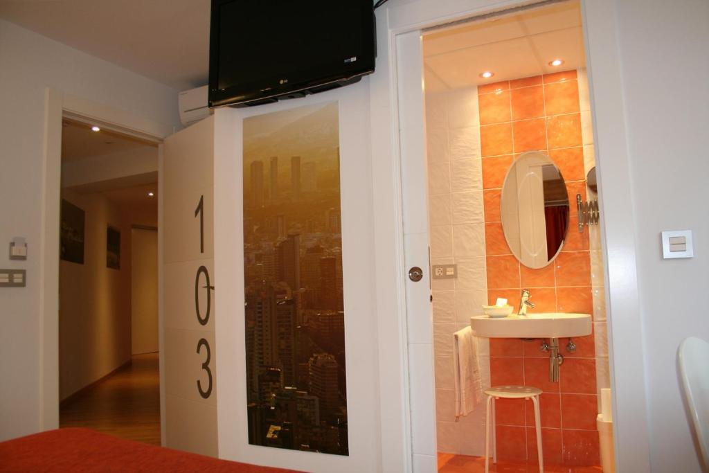 Hotel Fetiche Alojamiento Con Encanto Бенидорм Стая снимка